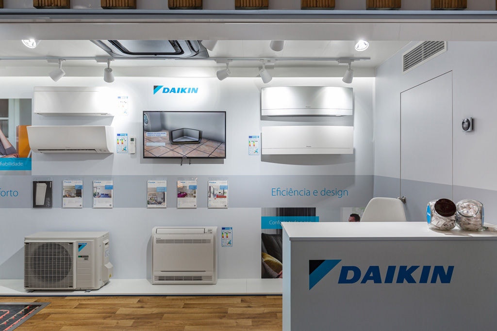 Pormenor do interior do stand Daikin