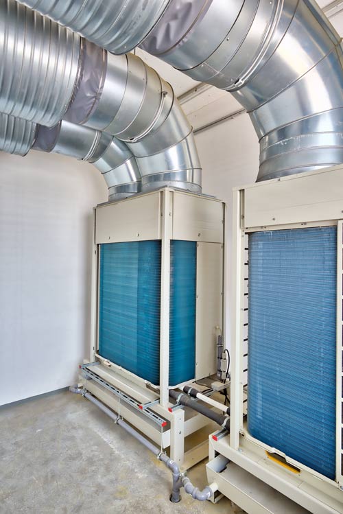 Silenciadores no sistema de ventilação na casa de máquinas